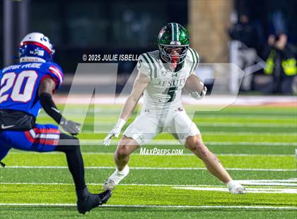 Thumbnail 2 in Dickinson vs. Strake Jesuit (UIL 6A D1 Football Regional Semifinal) photogallery.