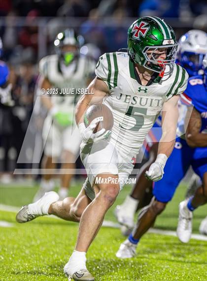 Thumbnail 1 in Dickinson vs. Strake Jesuit (UIL 6A D1 Football Regional Semifinal) photogallery.