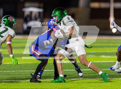Thumbnail 3 in Dickinson vs. Strake Jesuit (UIL 6A D1 Football Regional Semifinal) photogallery.