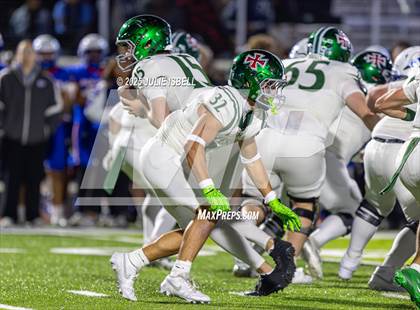 Thumbnail 3 in Dickinson vs. Strake Jesuit (UIL 6A D1 Football Regional Semifinal) photogallery.