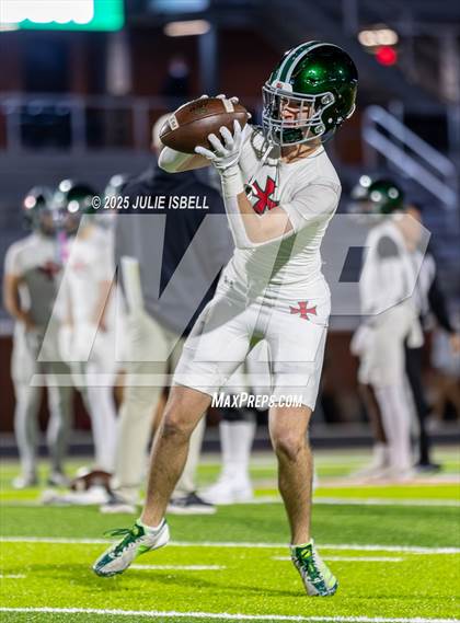 Thumbnail 2 in Dickinson vs. Strake Jesuit (UIL 6A D1 Football Regional Semifinal) photogallery.