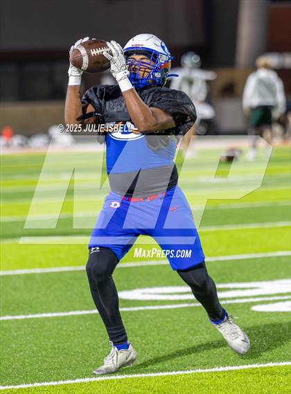 Thumbnail 1 in Dickinson vs. Strake Jesuit (UIL 6A D1 Football Regional Semifinal) photogallery.