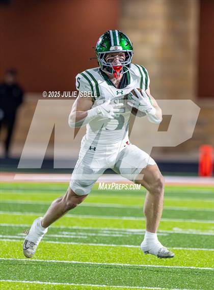 Thumbnail 1 in Dickinson vs. Strake Jesuit (UIL 6A D1 Football Regional Semifinal) photogallery.