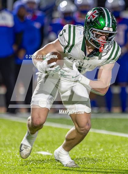 Thumbnail 2 in Dickinson vs. Strake Jesuit (UIL 6A D1 Football Regional Semifinal) photogallery.