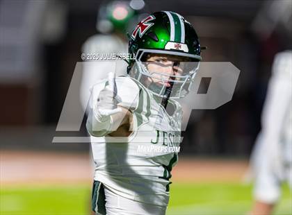 Thumbnail 1 in Dickinson vs. Strake Jesuit (UIL 6A D1 Football Regional Semifinal) photogallery.