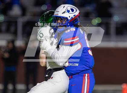 Thumbnail 3 in Dickinson vs. Strake Jesuit (UIL 6A D1 Football Regional Semifinal) photogallery.