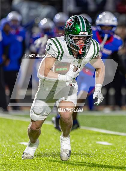 Thumbnail 3 in Dickinson vs. Strake Jesuit (UIL 6A D1 Football Regional Semifinal) photogallery.
