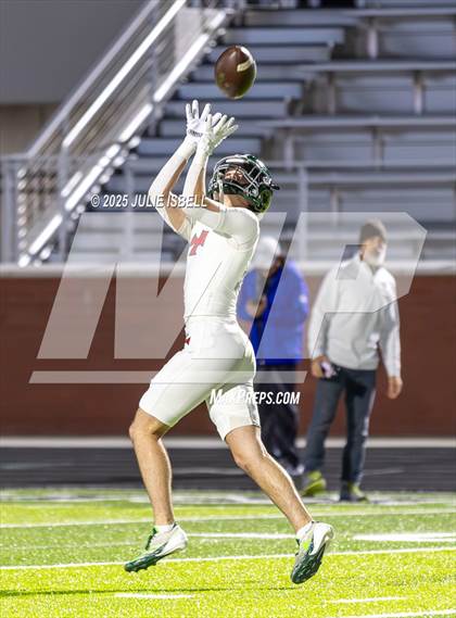 Thumbnail 3 in Dickinson vs. Strake Jesuit (UIL 6A D1 Football Regional Semifinal) photogallery.