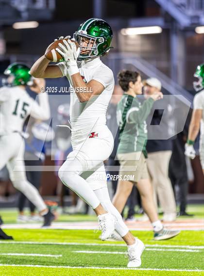Thumbnail 2 in Dickinson vs. Strake Jesuit (UIL 6A D1 Football Regional Semifinal) photogallery.
