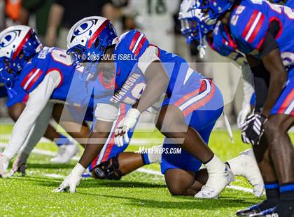 Thumbnail 1 in Dickinson vs. Strake Jesuit (UIL 6A D1 Football Regional Semifinal) photogallery.