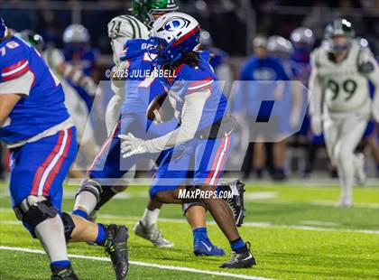 Thumbnail 1 in Dickinson vs. Strake Jesuit (UIL 6A D1 Football Regional Semifinal) photogallery.