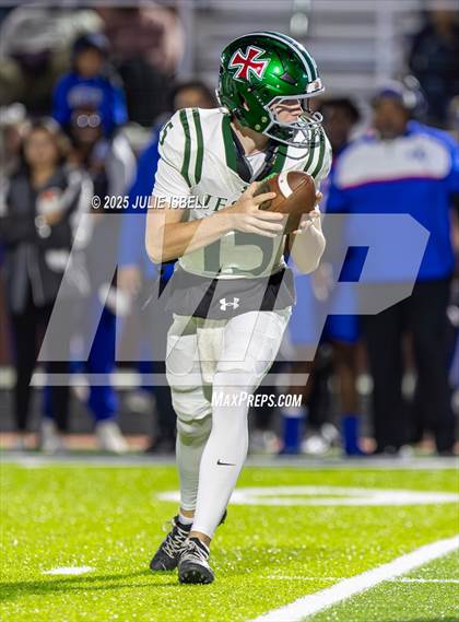 Thumbnail 3 in Dickinson vs. Strake Jesuit (UIL 6A D1 Football Regional Semifinal) photogallery.