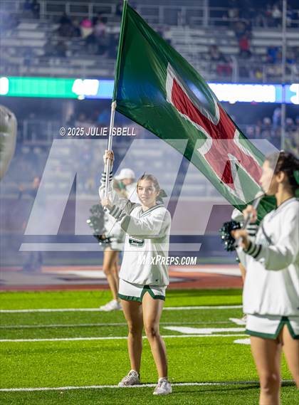 Thumbnail 1 in Dickinson vs. Strake Jesuit (UIL 6A D1 Football Regional Semifinal) photogallery.