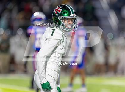Thumbnail 2 in Dickinson vs. Strake Jesuit (UIL 6A D1 Football Regional Semifinal) photogallery.