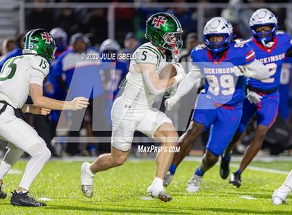 Thumbnail 3 in Dickinson vs. Strake Jesuit (UIL 6A D1 Football Regional Semifinal) photogallery.