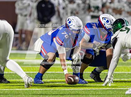 Thumbnail 1 in Dickinson vs. Strake Jesuit (UIL 6A D1 Football Regional Semifinal) photogallery.