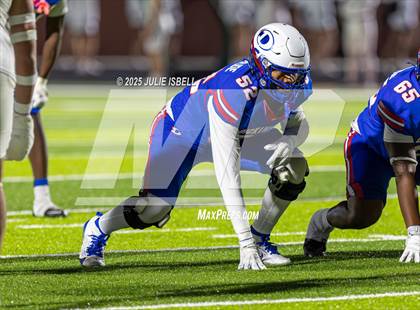 Thumbnail 1 in Dickinson vs. Strake Jesuit (UIL 6A D1 Football Regional Semifinal) photogallery.