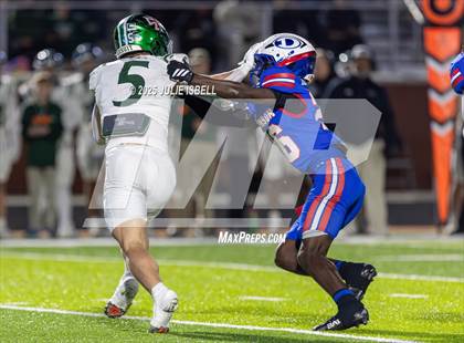 Thumbnail 2 in Dickinson vs. Strake Jesuit (UIL 6A D1 Football Regional Semifinal) photogallery.