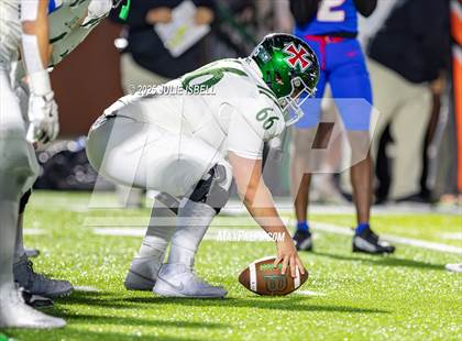 Thumbnail 3 in Dickinson vs. Strake Jesuit (UIL 6A D1 Football Regional Semifinal) photogallery.