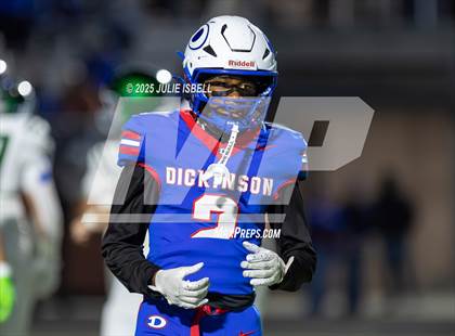 Thumbnail 2 in Dickinson vs. Strake Jesuit (UIL 6A D1 Football Regional Semifinal) photogallery.
