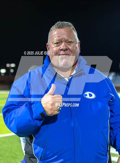 Thumbnail 1 in Dickinson vs. Strake Jesuit (UIL 6A D1 Football Regional Semifinal) photogallery.