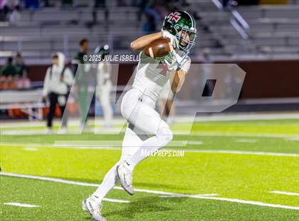 Thumbnail 3 in Dickinson vs. Strake Jesuit (UIL 6A D1 Football Regional Semifinal) photogallery.