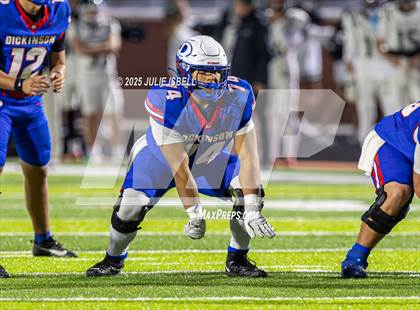 Thumbnail 3 in Dickinson vs. Strake Jesuit (UIL 6A D1 Football Regional Semifinal) photogallery.