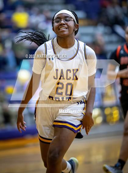 Thumbnail 3 in South View @ Jack Britt photogallery.