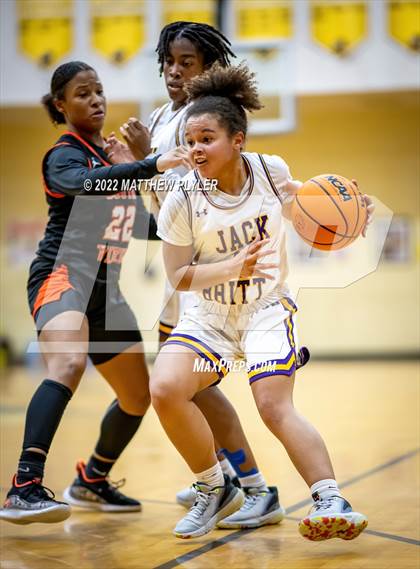 Thumbnail 3 in South View @ Jack Britt photogallery.