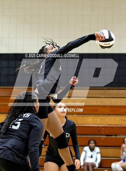 Thumbnail 2 in JV: Croatan @ Havelock photogallery.
