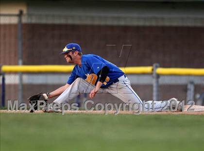 Thumbnail 3 in Batavia vs Oakfield-Alabama (Rotary Tournament Championship) photogallery.