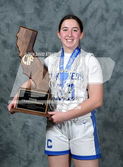 Thumbnail 2 in Caruthers (CIF State D3 Awards) photogallery.