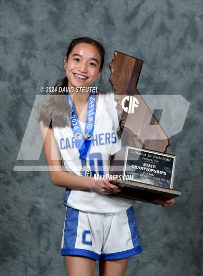 Thumbnail 3 in Caruthers (CIF State D3 Awards) photogallery.