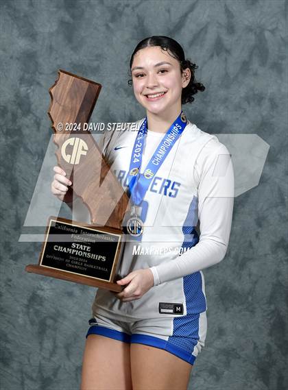 Thumbnail 3 in Caruthers (CIF State D3 Awards) photogallery.