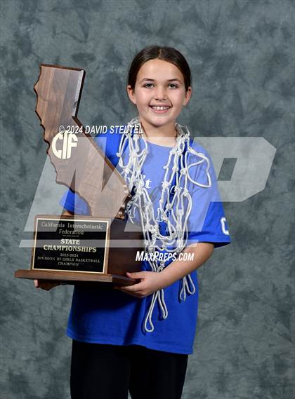 Thumbnail 3 in Caruthers (CIF State D3 Awards) photogallery.