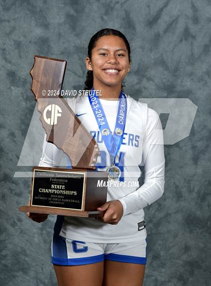 Thumbnail 3 in Caruthers (CIF State D3 Awards) photogallery.