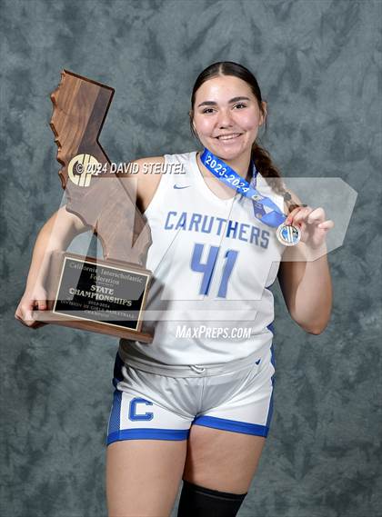 Thumbnail 2 in Caruthers (CIF State D3 Awards) photogallery.