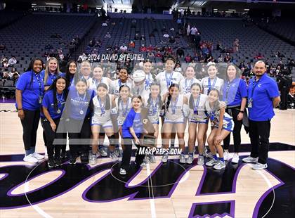 Thumbnail 3 in Caruthers (CIF State D3 Awards) photogallery.