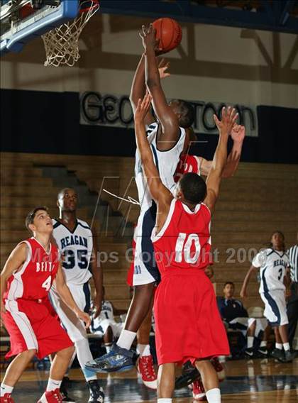 Thumbnail 2 in Belton vs. Austin Reagan (Georgetown Jack Frost Invitational) photogallery.