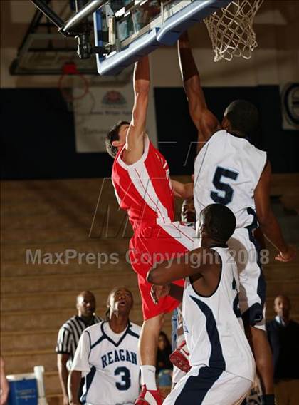 Thumbnail 1 in Belton vs. Austin Reagan (Georgetown Jack Frost Invitational) photogallery.