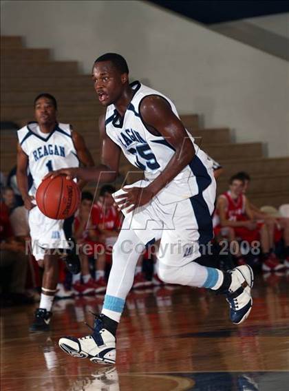 Thumbnail 2 in Belton vs. Austin Reagan (Georgetown Jack Frost Invitational) photogallery.