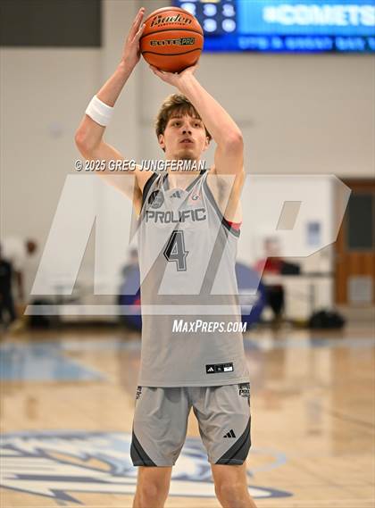 Thumbnail 2 in Prolific Prep of Napa Christian vs. Dream City Christian (The Crush in the Valley) photogallery.