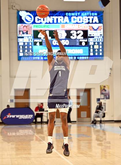 Thumbnail 2 in Prolific Prep of Napa Christian vs. Dream City Christian (The Crush in the Valley) photogallery.