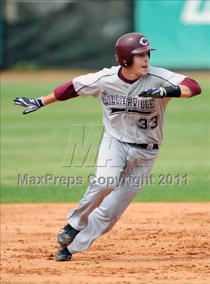 Thumbnail 2 in Riverdale vs. Collierville photogallery.