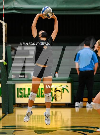 Thumbnail 3 in Coronado vs High Tech CV (CIF SDS D3 1st Round) photogallery.
