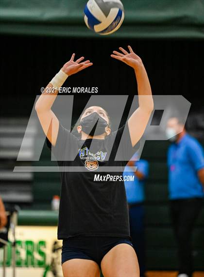Thumbnail 1 in Coronado vs High Tech CV (CIF SDS D3 1st Round) photogallery.