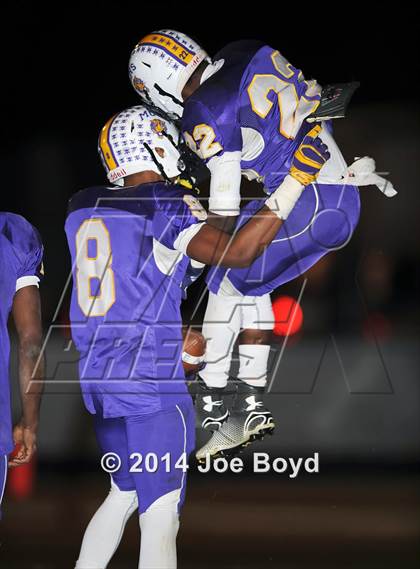 Thumbnail 3 in East Limestone vs. Madison County (AHSAA 5A Quarterfinal) photogallery.