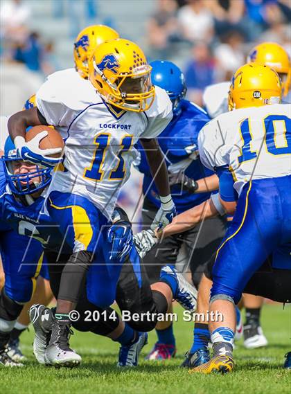 Thumbnail 3 in Lockport vs Kenmore West photogallery.