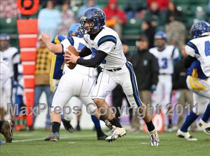 Thumbnail 1 in Irondequoit vs. Brockport (Section 5 Class AA Semifinal) photogallery.