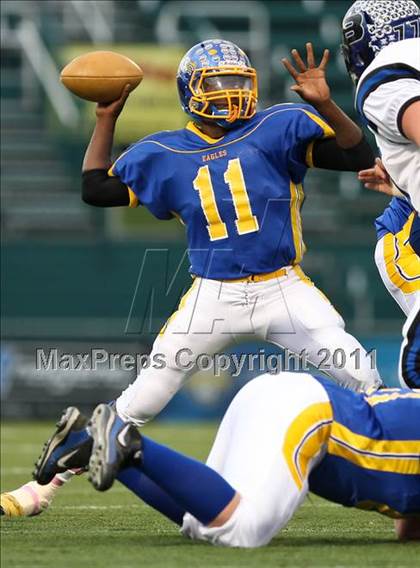 Thumbnail 2 in Irondequoit vs. Brockport (Section 5 Class AA Semifinal) photogallery.